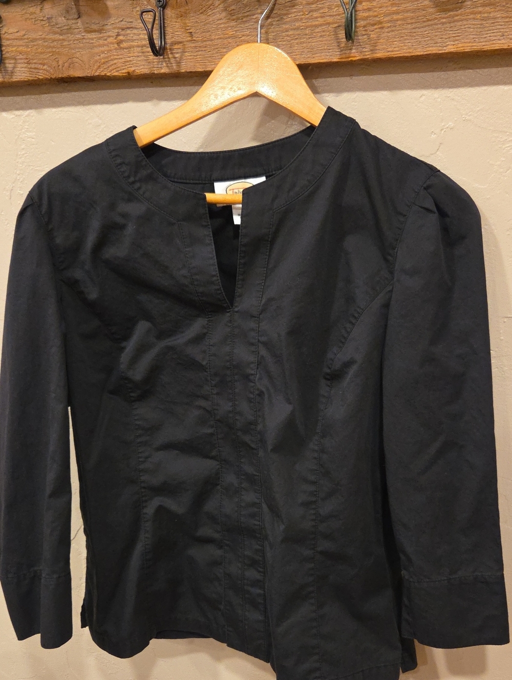 Talbots Black Women's Long Sleeve Dress Shirt with Notch Collar Size 8
